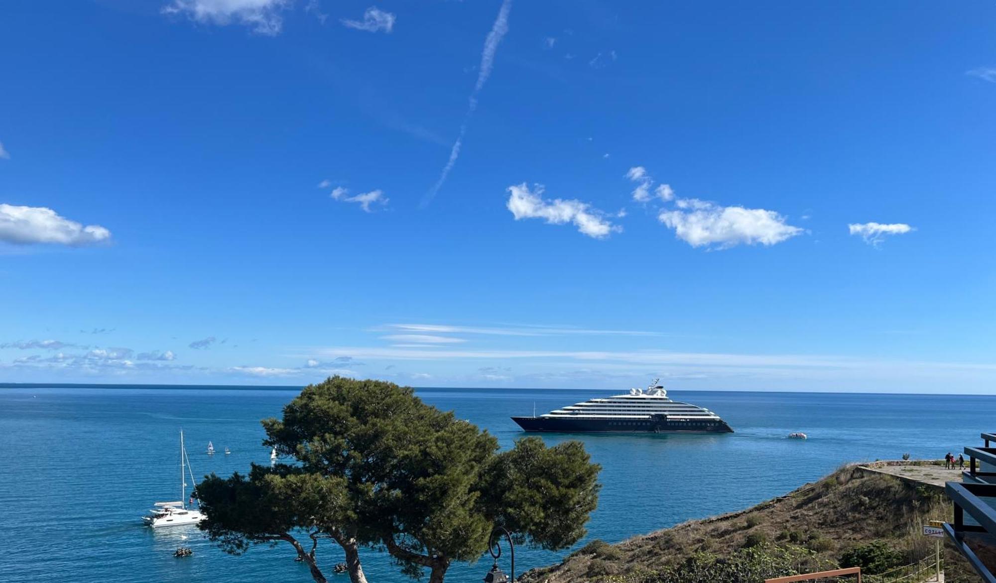 Vue Exceptionnelle Sur La Baie De Collioure